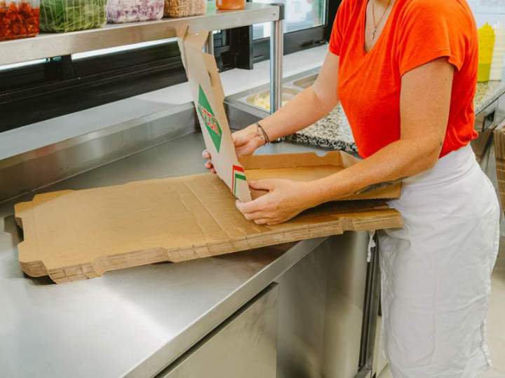 Pizzas à emporter, prêtes rapidement