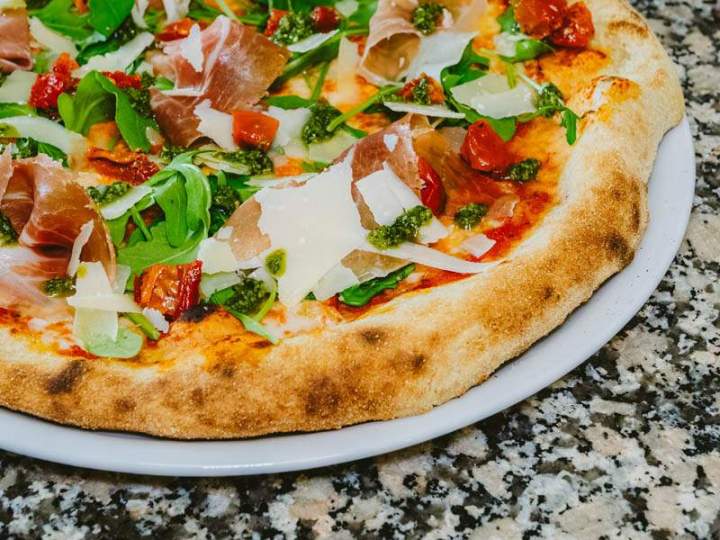 LA PAT ZZA SARL 33